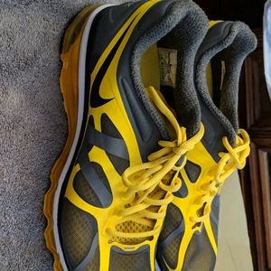 Yellow and grey men's Nike air max
